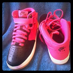 Brand new size 6 Air Force 1 Mod never been worn.